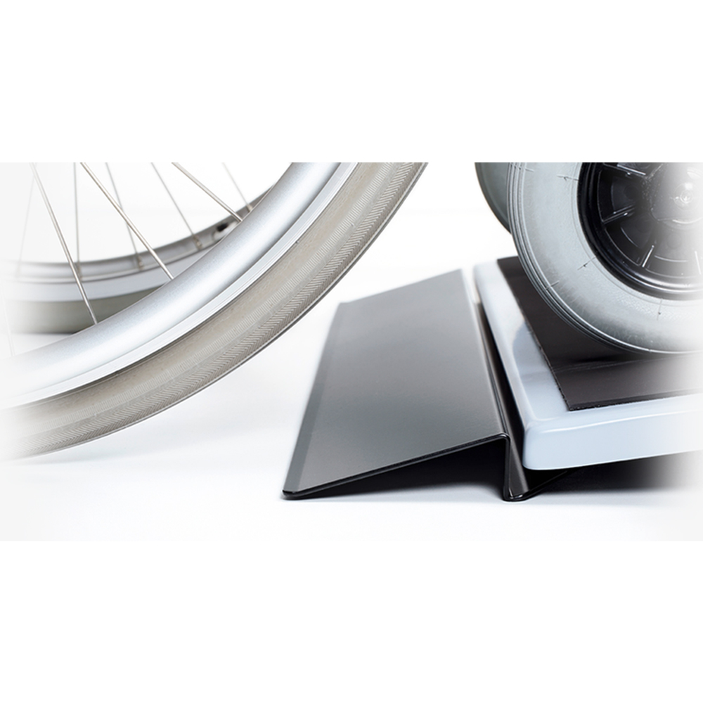 Seca 676 EMR-validated wheelchair scale with handrail